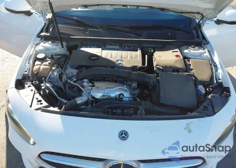 2019 Mercedes-Benz A 220 z USA, uszkodzony, nr VIN WDD3G4EB4KW033826